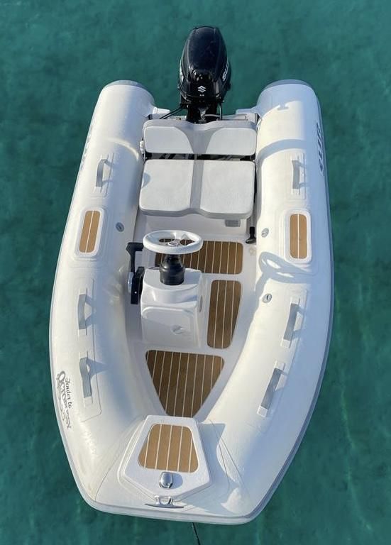 SUR Marine Tender auf dem Wasser