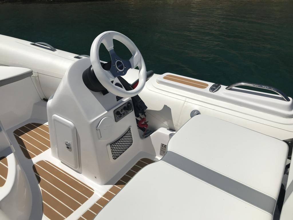 SUR Marine Tender Innenansicht
